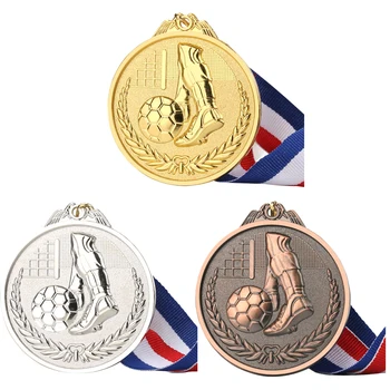 A escola de Esportes de Competição de Futebol Prêmios de Jogos de Ouro de Prata de Bronze Medalhas Troféu Medalha Comemorativa da Lembrança