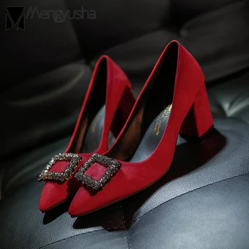 Red Mulheres de casamento sapatos de estilistas famosos e robusto bombas dedo apontado único calçado bling cristal fivela quadrada zapatialls mulher